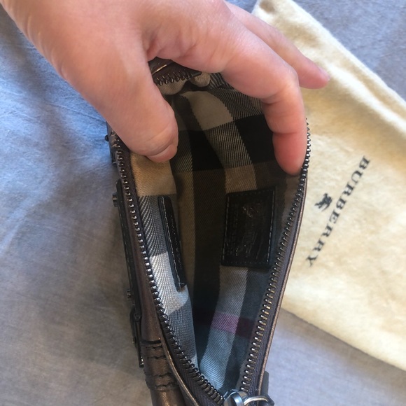 Burberry wristlet - Picture 5 of 7